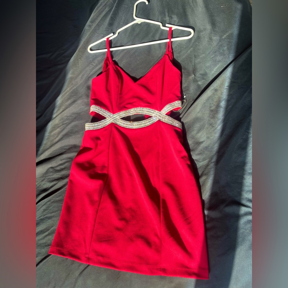 Red MIDI Dress❤️